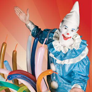 Clown Zassie as a balloon artist