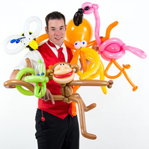 Balloon artist Jerry the Balllonheer