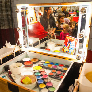Face Painting Stand