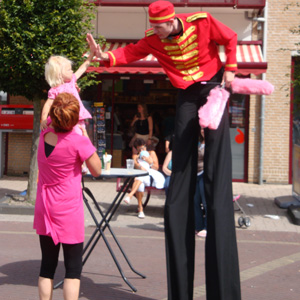 Bellboy stiltwalker